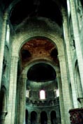 Невер - интерьер церкви Сен-Этьен