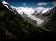 Гигантский ледник Пастерце - длиной 9 км